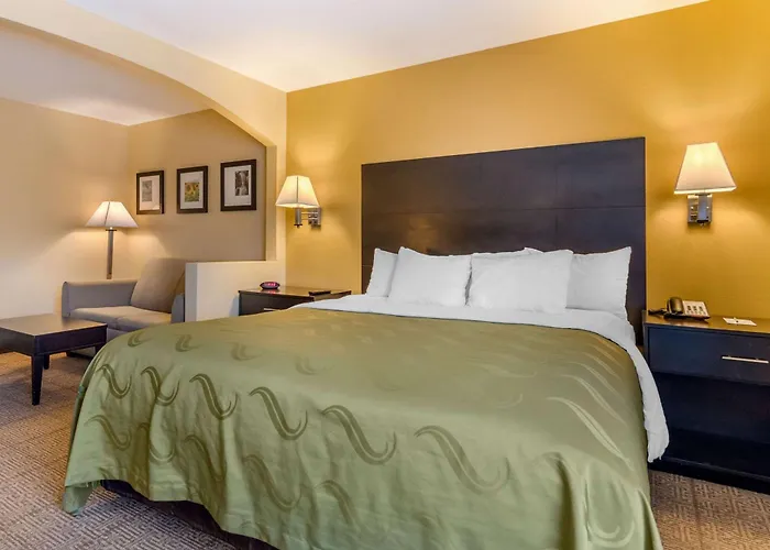 Quality Inn & Suites Lenexa Kansas City